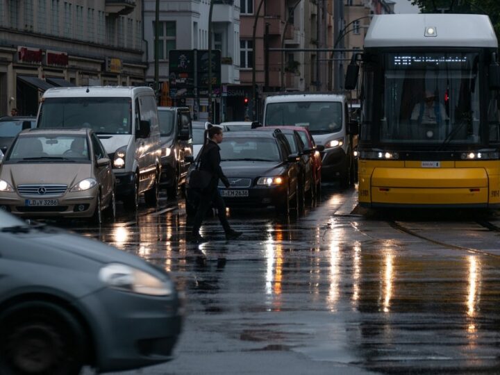 Kierowcy w Krakowie muszą znowu stawić czoła remontom i utrudnieniom na drogach – Turowicza, Nowohucka, Centralna