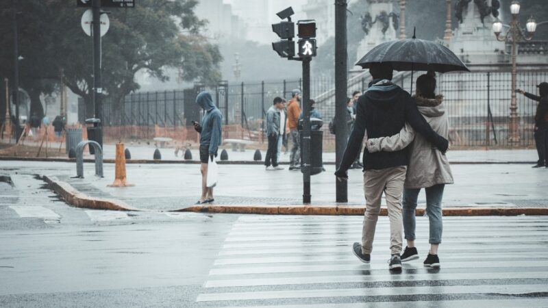 Ostrzeżenia meteorologiczne i hydrologiczne dla Małopolski i Krakowa – cisza przed burzą