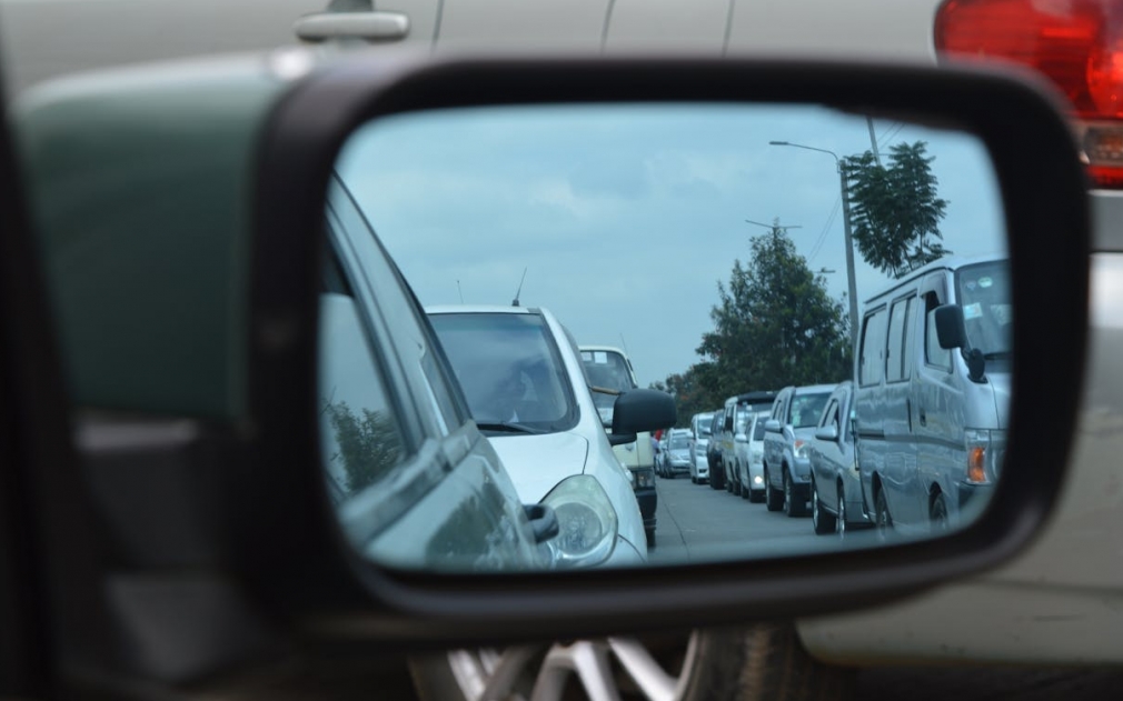 Poważny wypadek na autostradzie A4 – walka o życie kierowcy