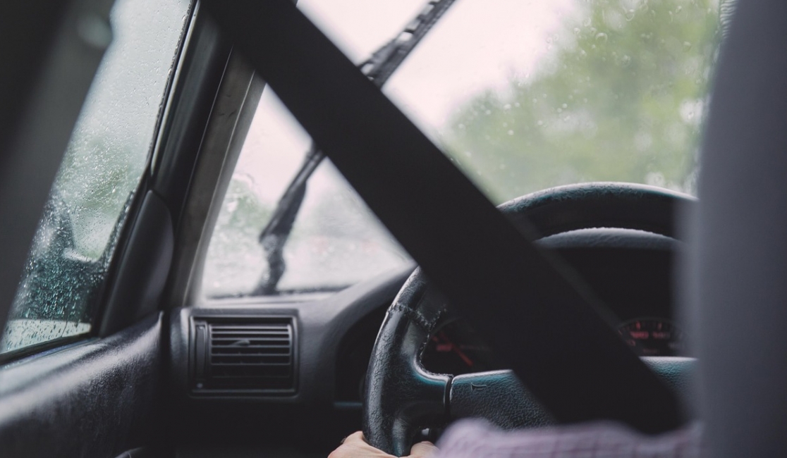 Wypadek na autostradzie A4 – działania służb ratunkowych i lądowanie śmigłowca LPR